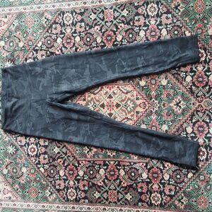 Lululemon camo leggings size 4